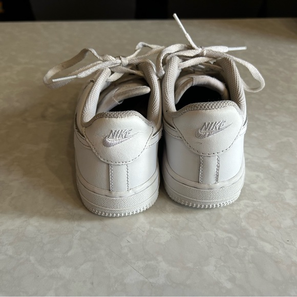 Size 3 youth Air Force one sneakers - Picture 6 of 9